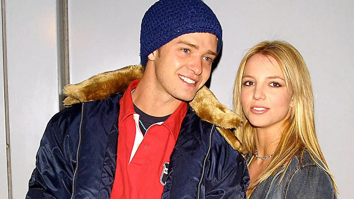 File photo dated February 3, 2002 of singers Justin Timberlake and girlfriend Britney Spears arriving at Planet Hollywood in Times Square, New York City, NY, USA. After public outcry stemming from the New York Times documentary Framing Britney Spears, Justin Timberlake has issued a public apology to the pop star, his former girlfriend, and Janet Jackson, his co-performer at the wardrobe malfunction-plagued 2004 Super Bowl half-time show, following accusations of racism and sexism in his treatment of both women. Photo by ABACAPRESS.COM