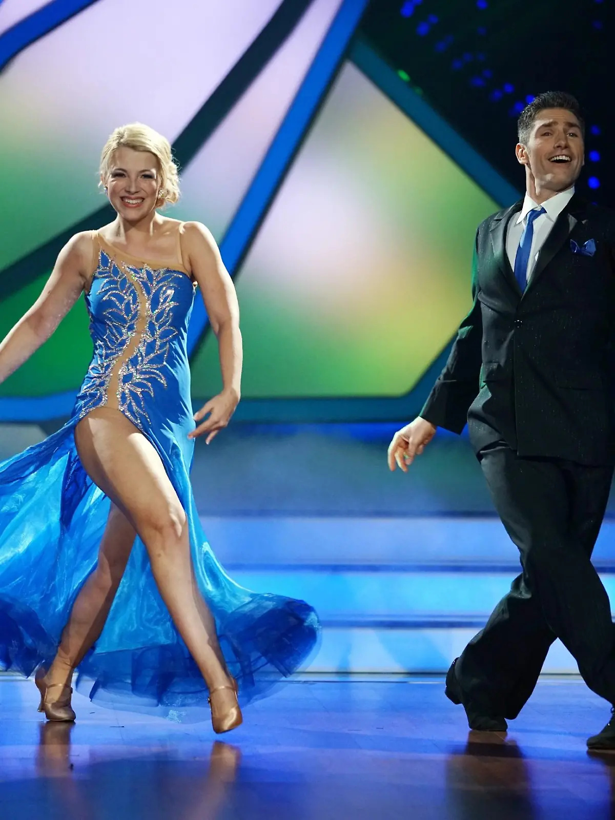 Iris Mareike Steen und Christian Polanc tanzen Tango. 

Verwendung der Bilder für Online-Medien ausschließlich mit folgender Verlinkung:'Alle Infos zu 'Let's Dance' im Special bei RTL.de: http://www.rtl.de/cms/sendungen/lets-dance.html