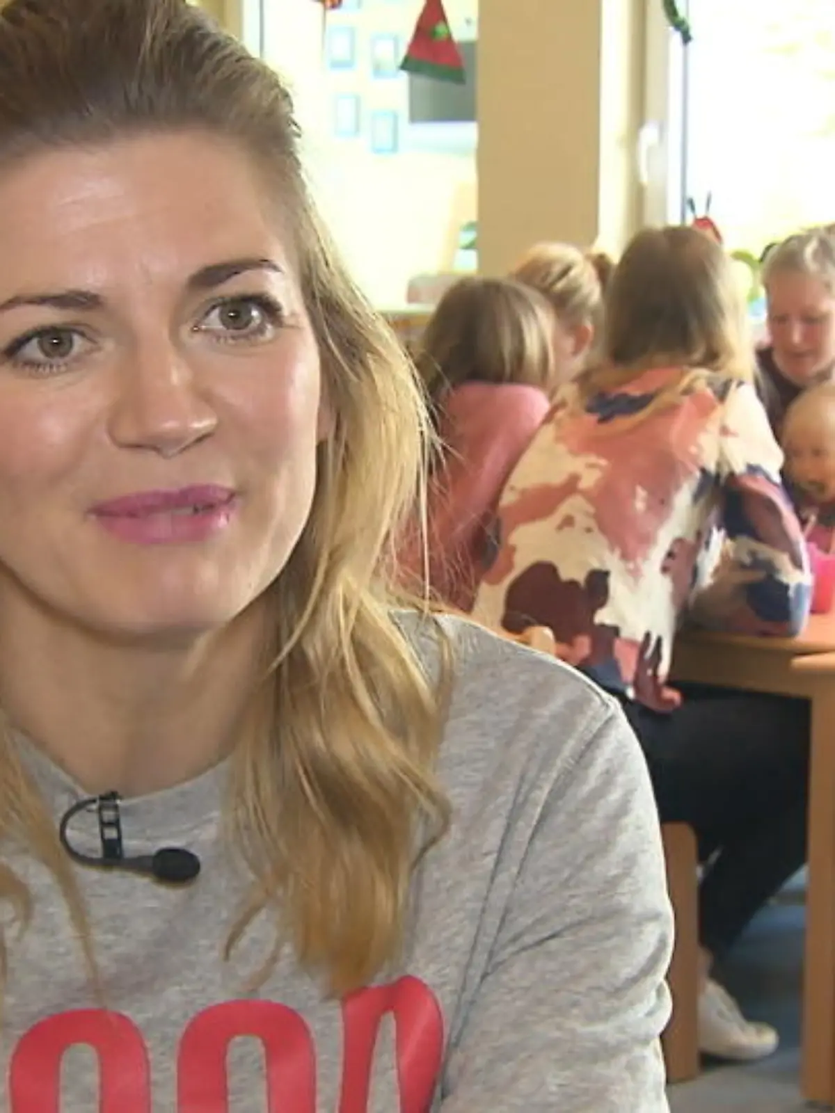 Bild zu: "Nina Bott macht Babybrei - wie schmeckt er?"