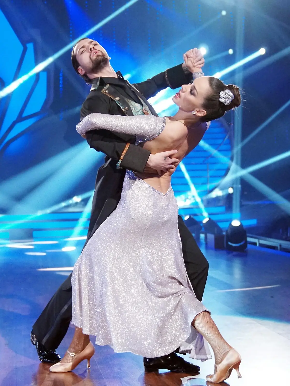 Jimi Blue Ochsenknecht und Renata Lusin tanzen Tango. 

Verwendung der Bilder für Online-Medien ausschließlich mit folgender Verlinkung:'Alle Infos zu 'Let's Dance' im Special bei RTL.de: http://www.rtl.de/cms/sendungen/lets-dance.html