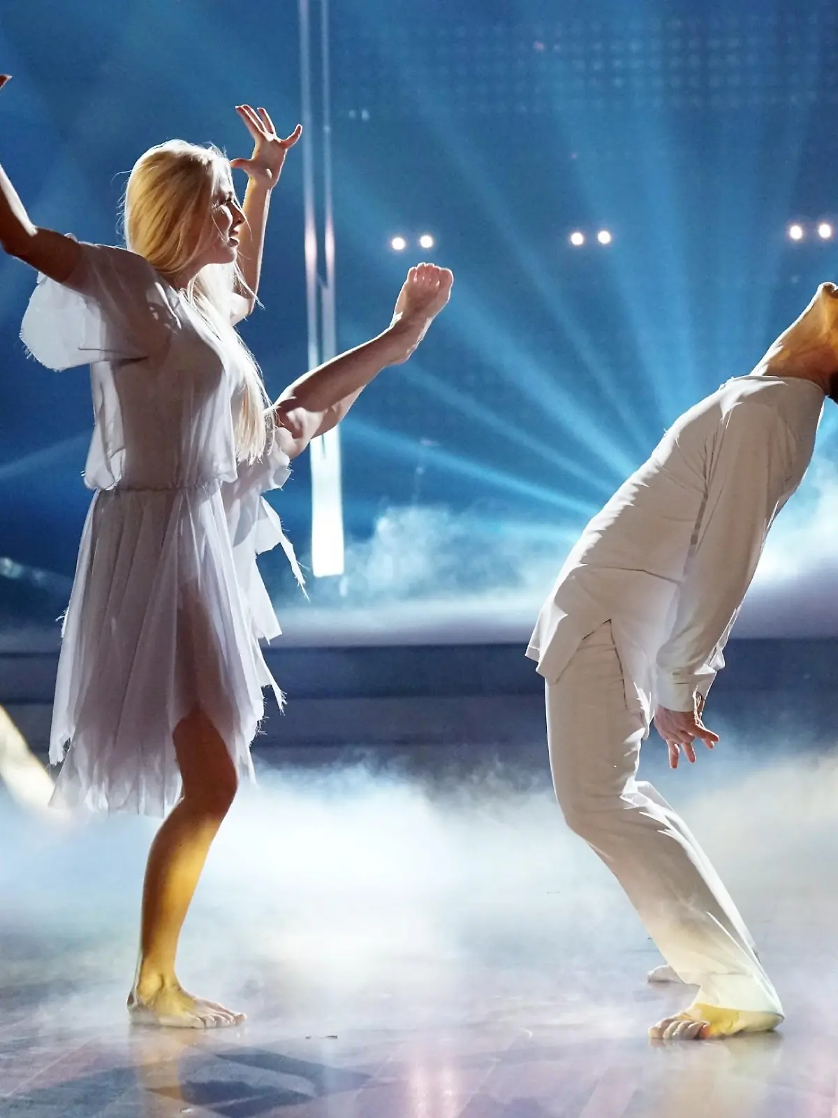 Roman Lochmann und Katja Kalugina tanzen einen Contemporary. 

Verwendung der Bilder für Online-Medien ausschließlich mit folgender Verlinkung:'Alle Infos zu 'Let's Dance' im Special bei RTL.de: http://www.rtl.de/cms/sendungen/lets-dance.html