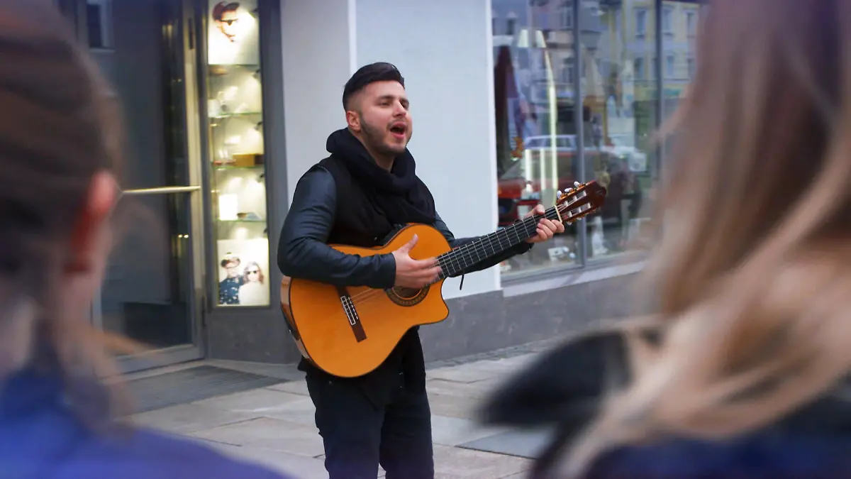 Isa, der singende Taxifahrer und Straßenmusiker DSDS 2018: Die 1. Mottoshow