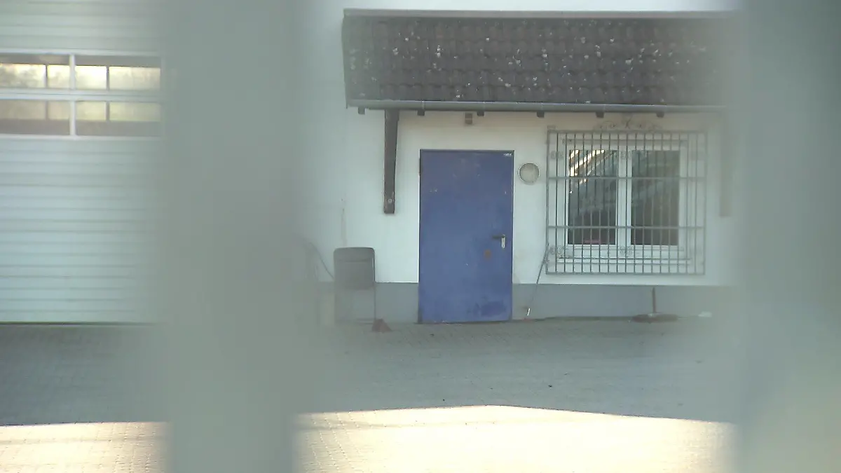 Hier in dieser Garage soll Ralf H. den 79-jährigen Alojzij Zitnik getötet haben.