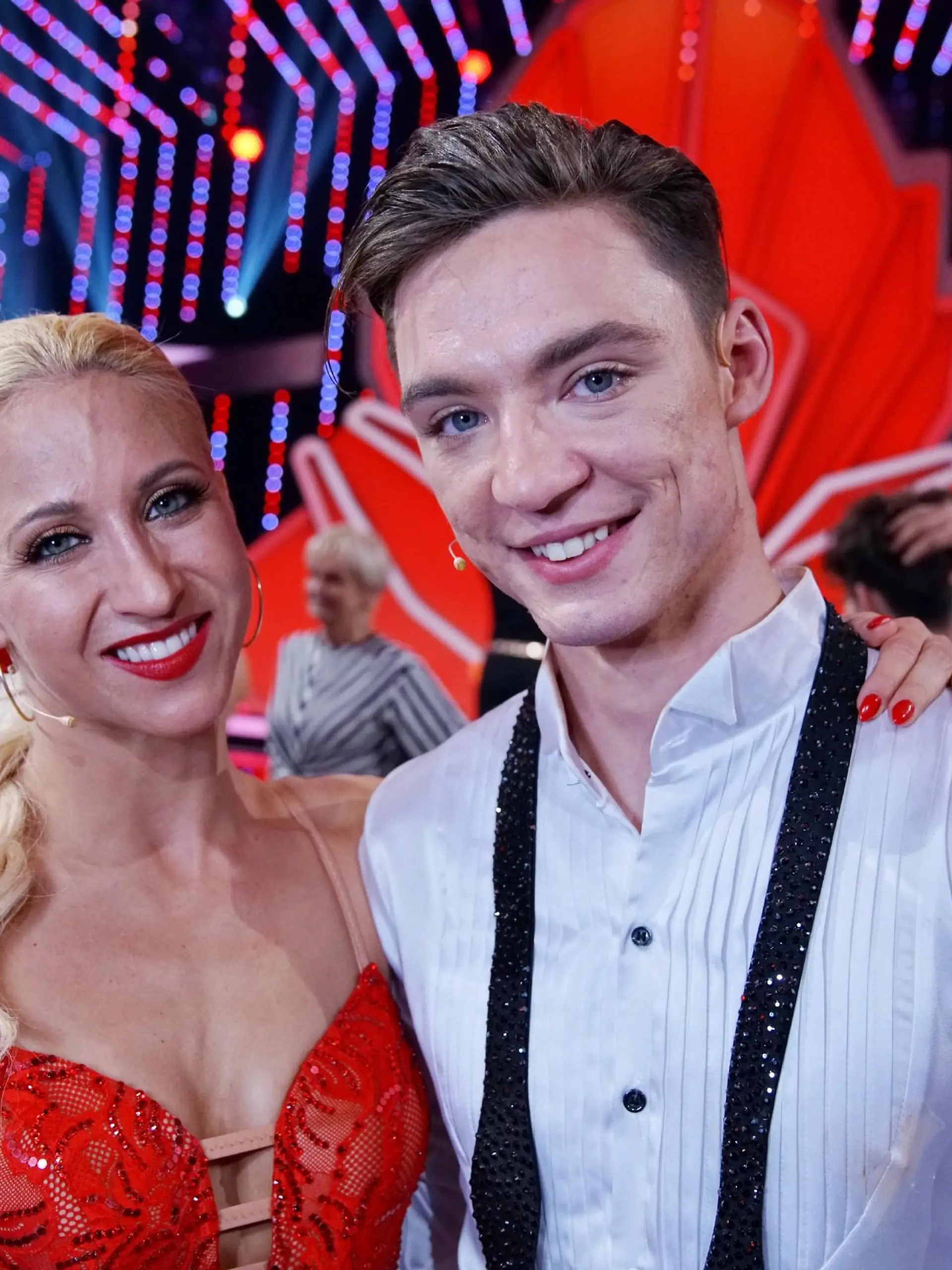 Heiko Lochmann und Kathrin Menzinger sind ausgeschieden.

Verwendung der Bilder für Online-Medien ausschließlich mit folgender Verlinkung:'Alle Infos zu 'Let's Dance' im Special bei RTL.de: http://www.rtl.de/cms/sendungen/lets-dance.html