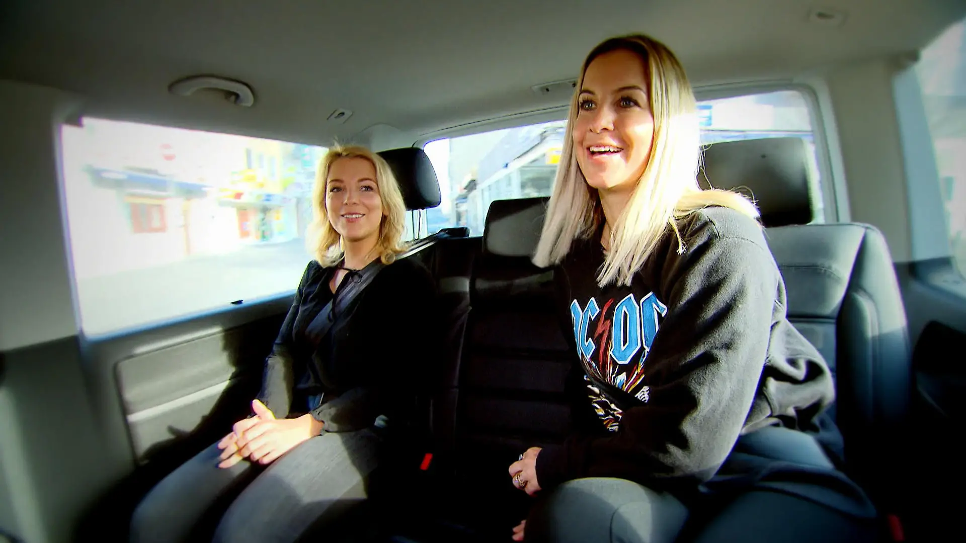 Iris und Charlotte werden zu Fan-Girls Kreischalarm vor der ersten Trainigs-Stunde