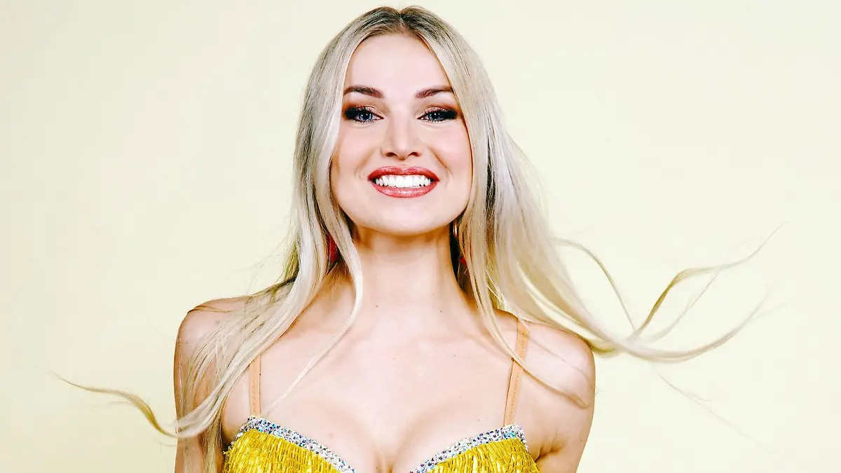 Profitänzer Katja Kalugina


Verwendung der Bilder für Online-Medien ausschließlich mit folgender Verlinkung: "Alle Infos zu "Let´s Dance" im Special bei RTL.de: https://www.rtl.de/cms/sendungen/lets-dance.html