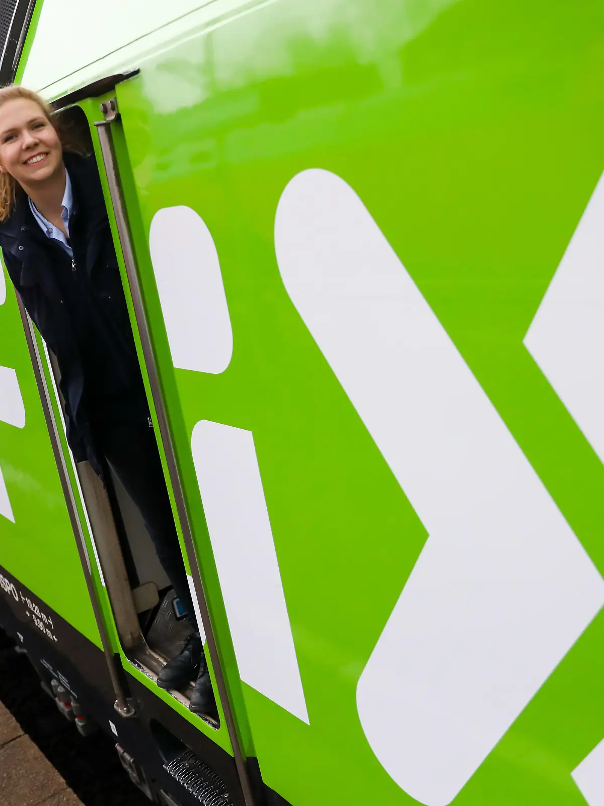 Flixtrain am Bahnhof