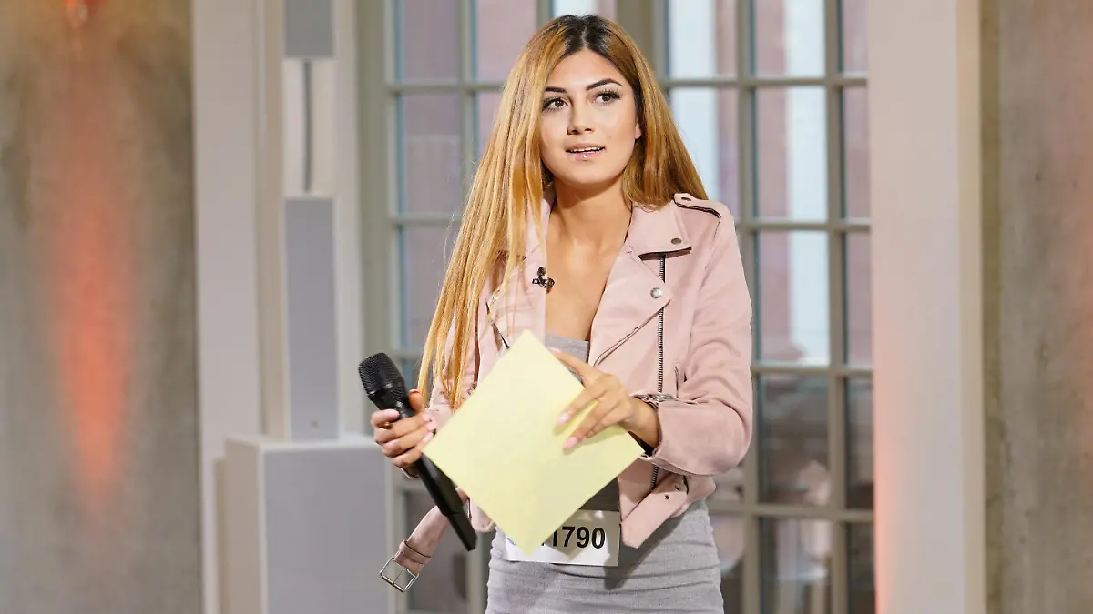 Riesenfreude bei Toranj Jafari aus Waiblingen. Sie ist im Recall.