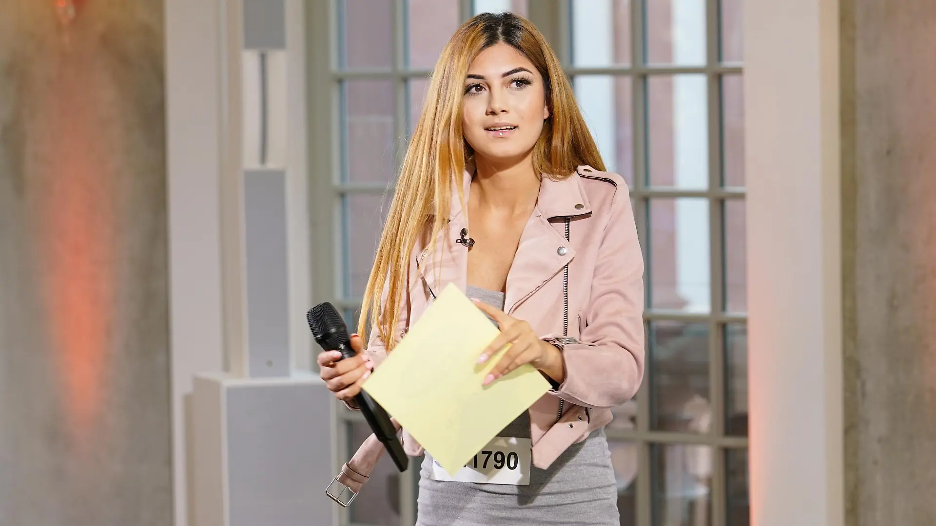 Riesenfreude bei Toranj Jafari aus Waiblingen. Sie ist im Recall.