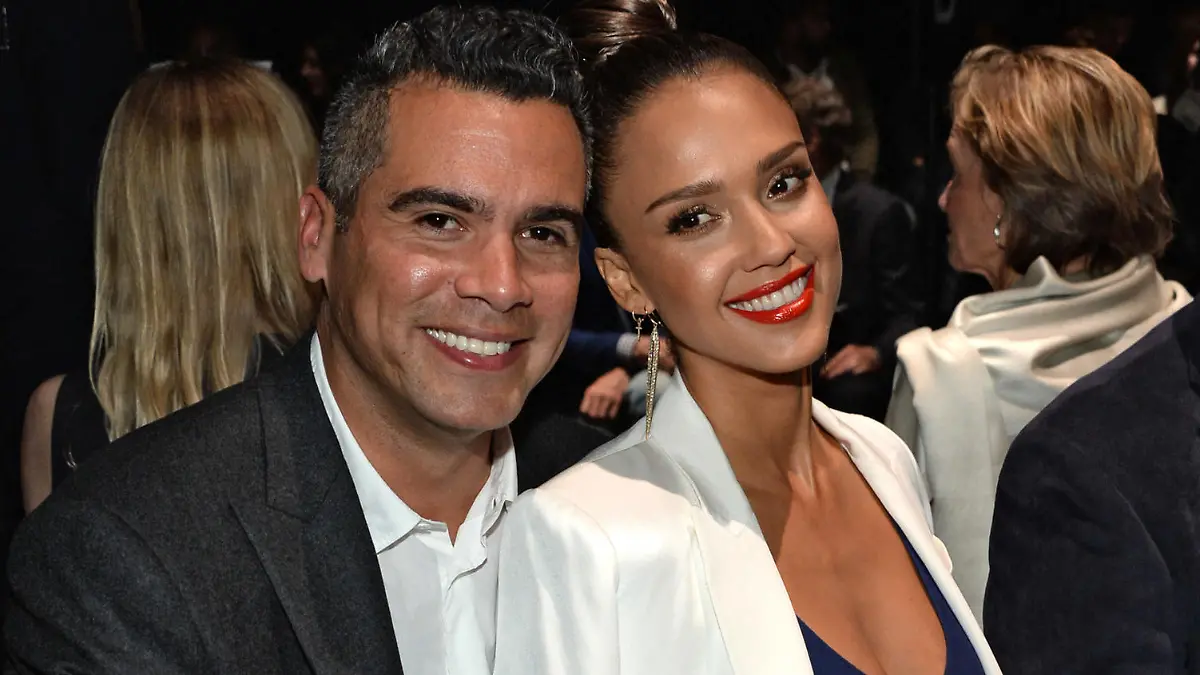 Jessica Alba und Cash Warren in der Frontrow