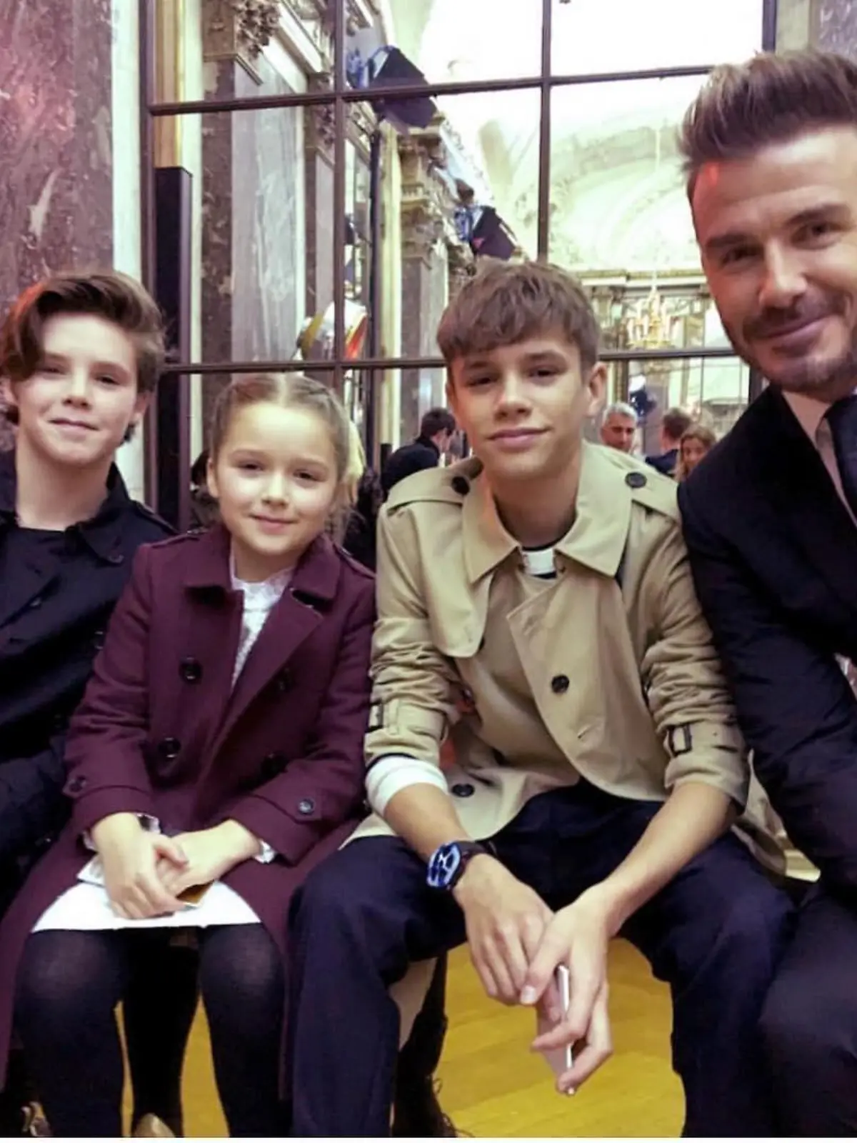 Familie Beckham unterstützt Victoria auf der New York Fashion Week.
