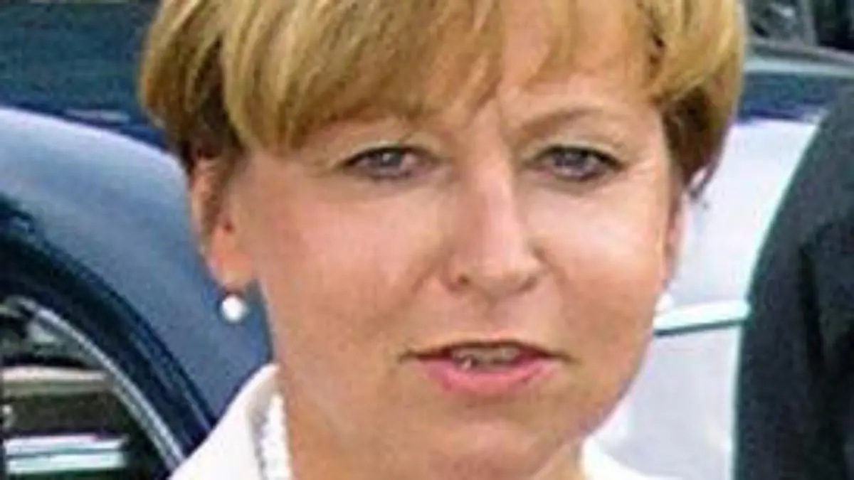 Mit diesem Foto von Maria Bögerl fahndet die Polizeidirektion Heidenheim seit Donnerstag (13.05.2010) nach der 54-Jährigen. Sie ist seit Mittwoch verschwunden. Auch von ihrem schwarz lackierten Auto (Mercedes A-Klasse) fehlt nach Polizeiangaben jede Spur. Nach dem derzeitigen Kenntnisstand ist sie offensichtlich entführt worden. Kurz nach ihrem Verschwinden erhielt ihr Ehemann eine Lösegeldforderung. Obwohl sämtliche Forderungen des Täters erfüllt worden sind, kam es bislang zu keiner Geldübergabe. Derzeit seien rund 300 Polizeibeamte, darunter zahlreiche Spezialkräfte, aus ganz Baden-Württemberg im Einsatz, so die Polizei. Foto: Polizei dpa/lnw (Achtung: bestmögliche Qualität)  +++(c) dpa - Bildfunk+++
