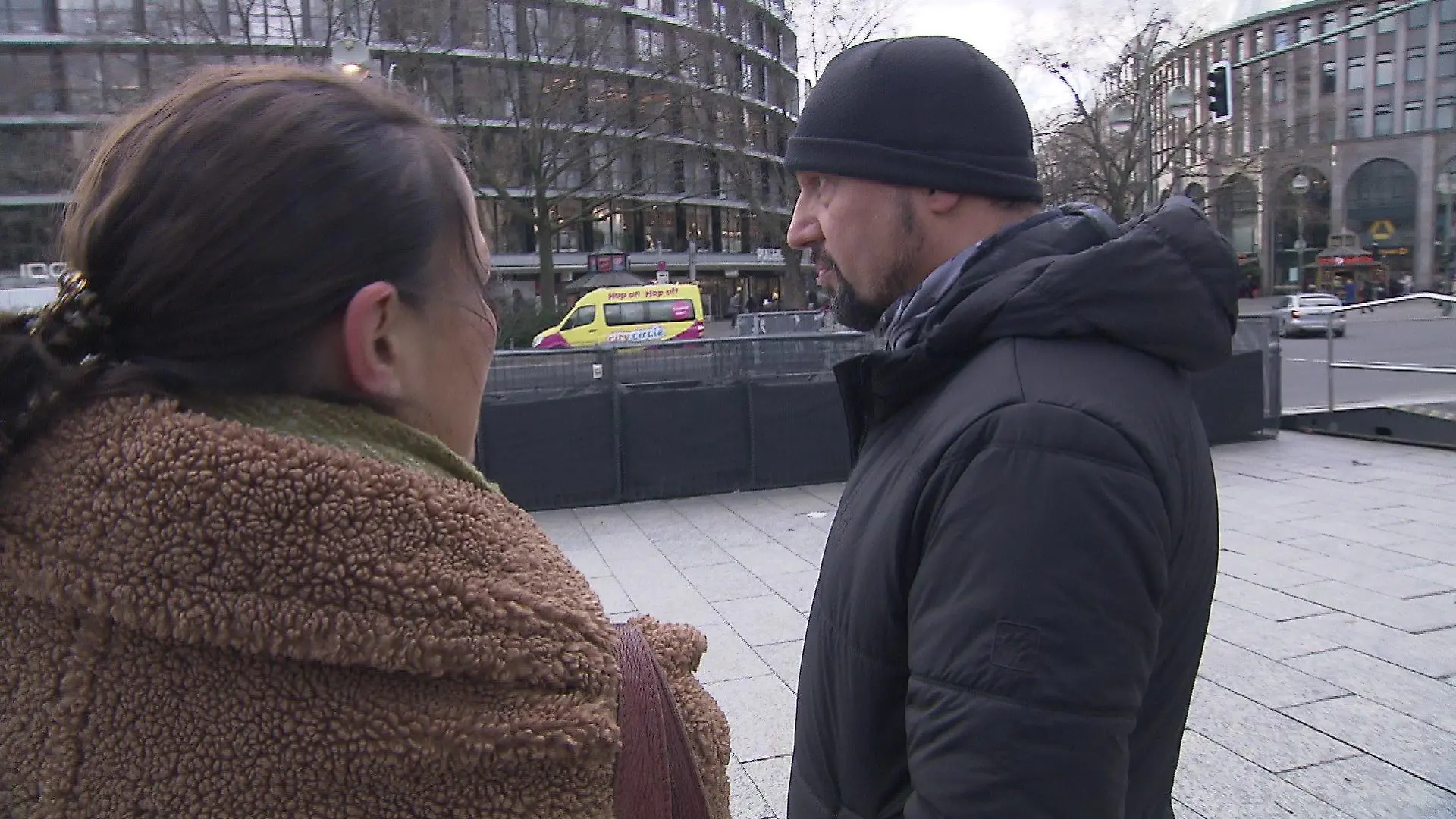 Selman T. im RTL-Interview. Er hat 2022 alles mit angesehen und noch versucht, mit dem Todesopfer zu sprechen.