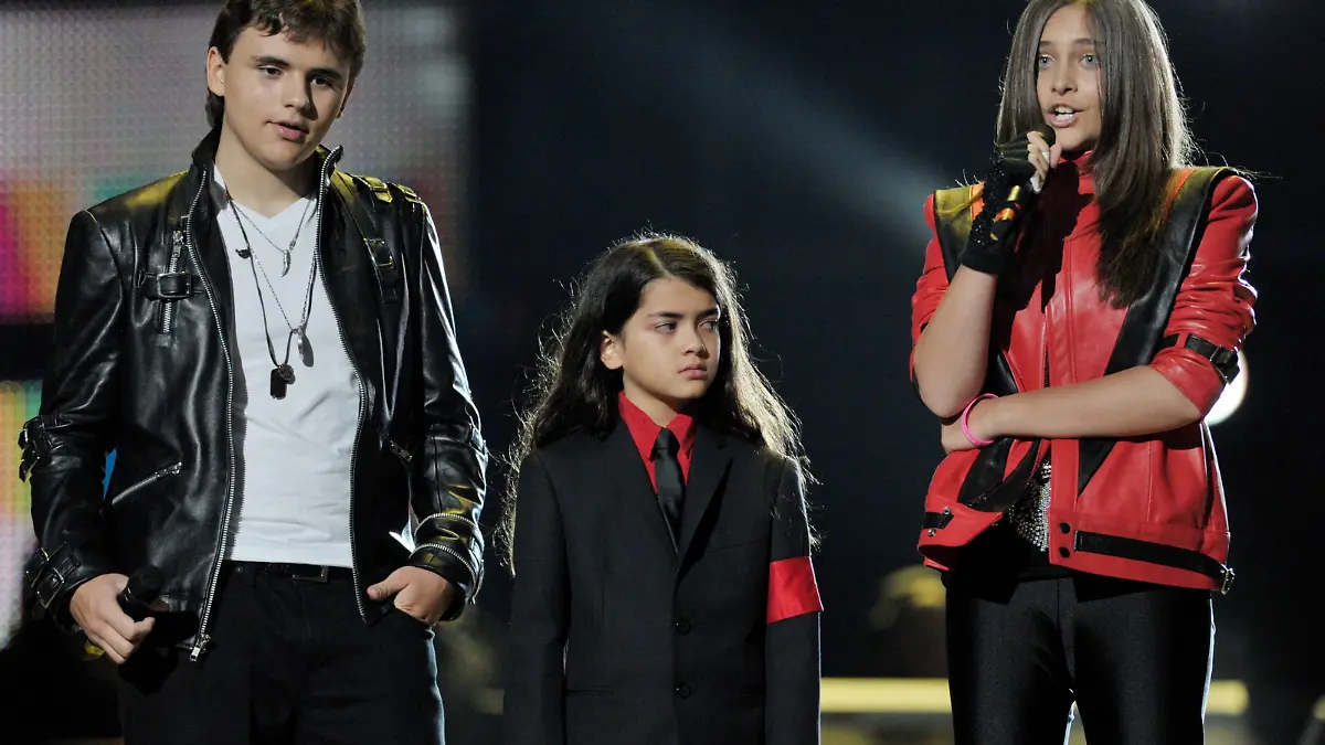 epa03317578 (FILE) A file picture dated 08 October 2011 shows Michael Jackson's children Prince (L), Blanket (C) and Paris (R) on stage at the Michael Forever Tribute Concert held at the Millennium Stadium, Cardiff, Wales, Britain. According to media reports on 25 July 2012 a judge has shifted custody of Michael Jackson's children, from his mother Katherine Jackson, 82, to the children's cousin TJ Jackson, 34, amid allegations that Katherine Jackson was being held against her will.  EPA/TIM IRELAND UK AND IRELAND OUT: EDITORIAL USE ONLY  EDITORIAL USE ONLY