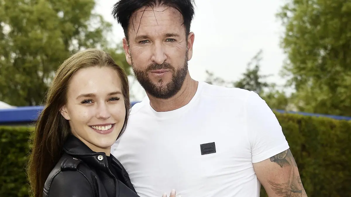 Michael Wendler mit Freundin Laura Müller bei der Rostock Ole Party 2019 im IGA-Park. Rostock, 20.07.2019 *** Michael Wendler with girlfriend Laura Müller at the Rostock Ole Party 2019 in the IGA Park Rostock, 20 07 2019 Foto:xN.xKubelkax/xFuturexImage