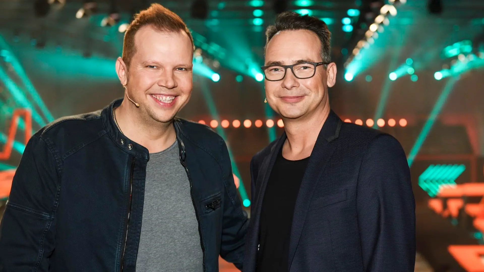 Wolff-Christoph Fuss präsentiert an der Seite von Moderator Matthias Opdenhövel (r.) die neue Physical-Game-Show "Big Bounce _ Die Trampolinshow".