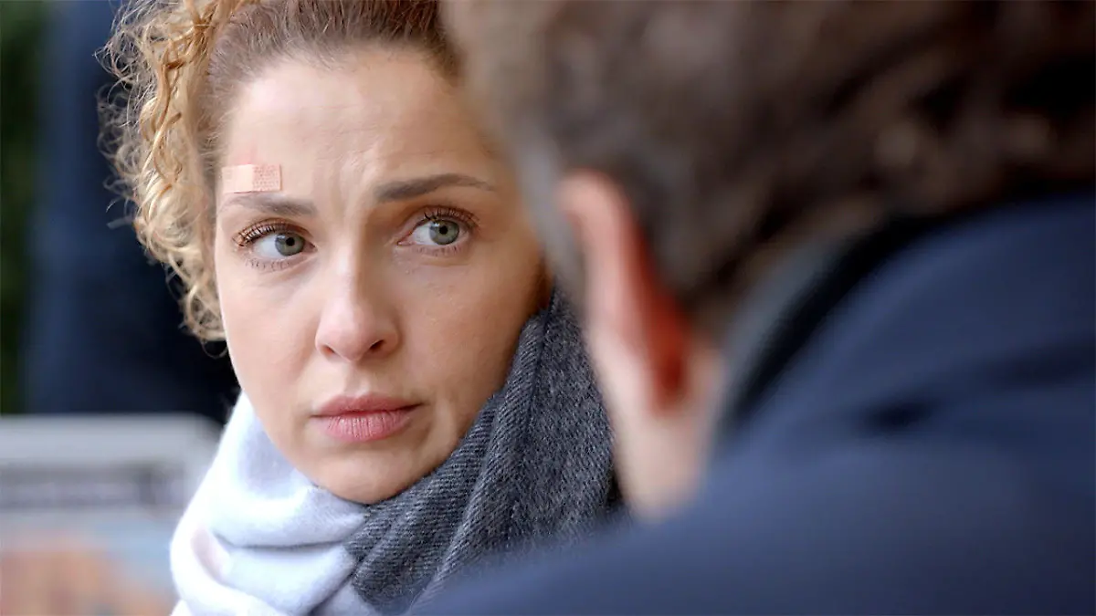 Martin bedrängt Nina Er will seine Familie nicht aufgeben 