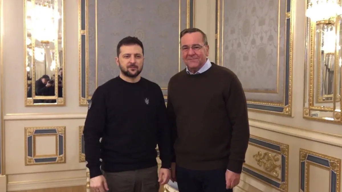 Der deutsche Verteidigungsminister zu Besuch in Kiew.