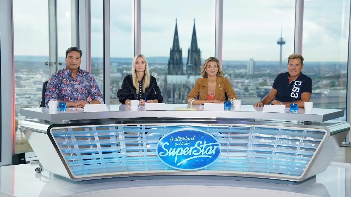 Die Jury: V.l.: Mousse T., Carolin Niemczyk, Ella Endlich und Dieter Bohlen.
