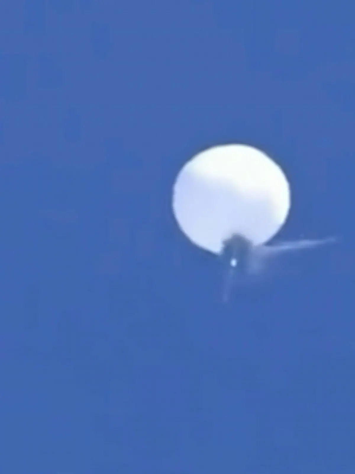 Le ballon espion chinois abattu par l'armée américaine le 4 février 2023 Chinese spy balloon shot down by US military on 04/02/2023 / action press