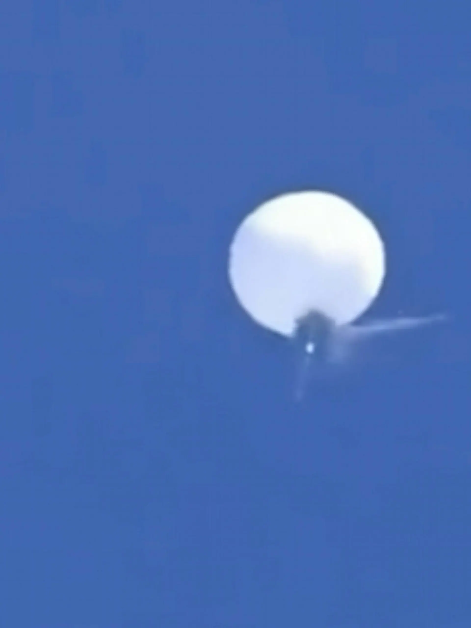 Le ballon espion chinois abattu par l'armée américaine le 4 février 2023 Chinese spy balloon shot down by US military on 04/02/2023 / action press