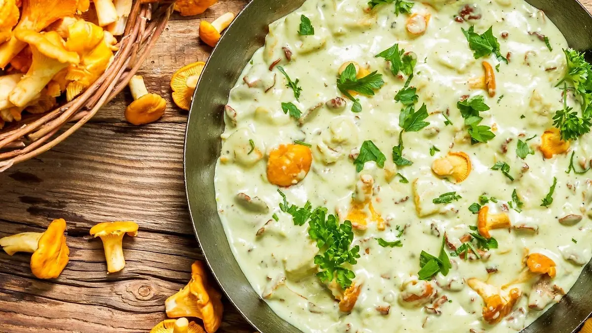 Hackfleisch-Pilz-Pfanne mit Schupfnudeln 