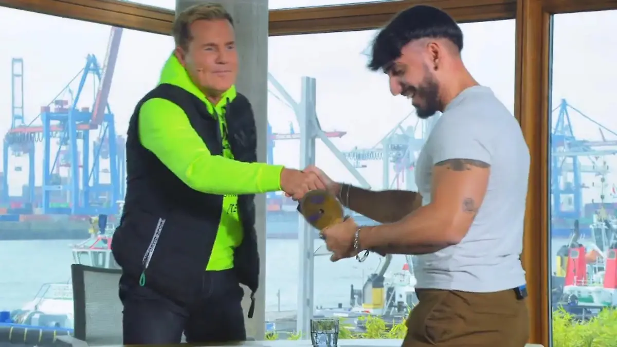 Wackler Kiyan kriegt die goldene CD von Dieter Bohlen Große Überraschung bei DSDS: WAS für eine Ehre!