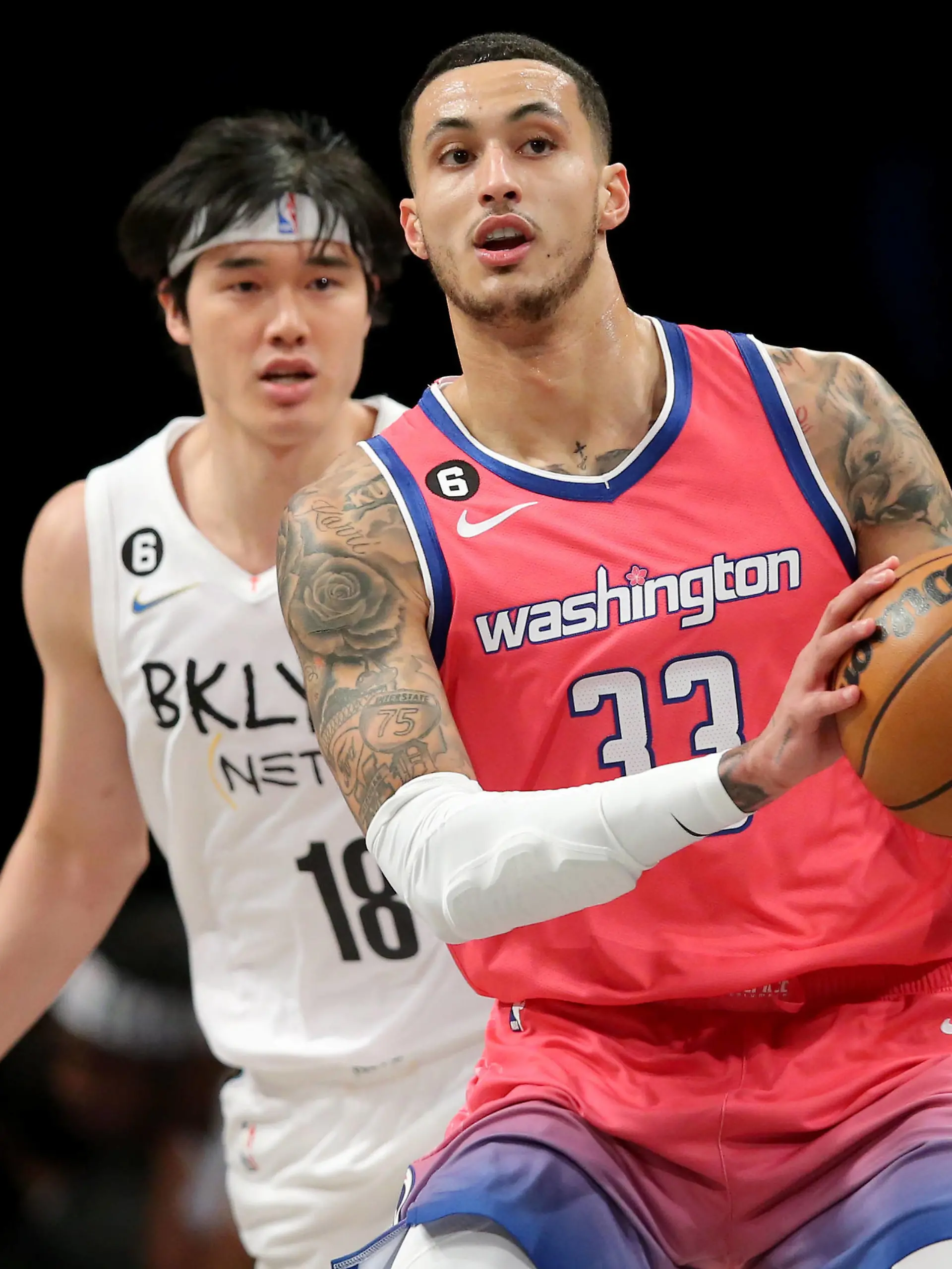 NBA, Basketball Herren, USA Washington Wizards at Brooklyn Nets Feb 4, 2023 Brooklyn, New York, USA Washington Wizards forward Kyle Kuzma 33 controls the ball against Brooklyn Nets forward Yuta Watanabe 18 during the first quarter at Barclays Center. Brooklyn Barclays Center New York USA, EDITORIAL USE ONLY PUBLICATIONxINxGERxSUIxAUTxONLY Copyright: xBradxPennerx 20230204_bjp_ae5_016