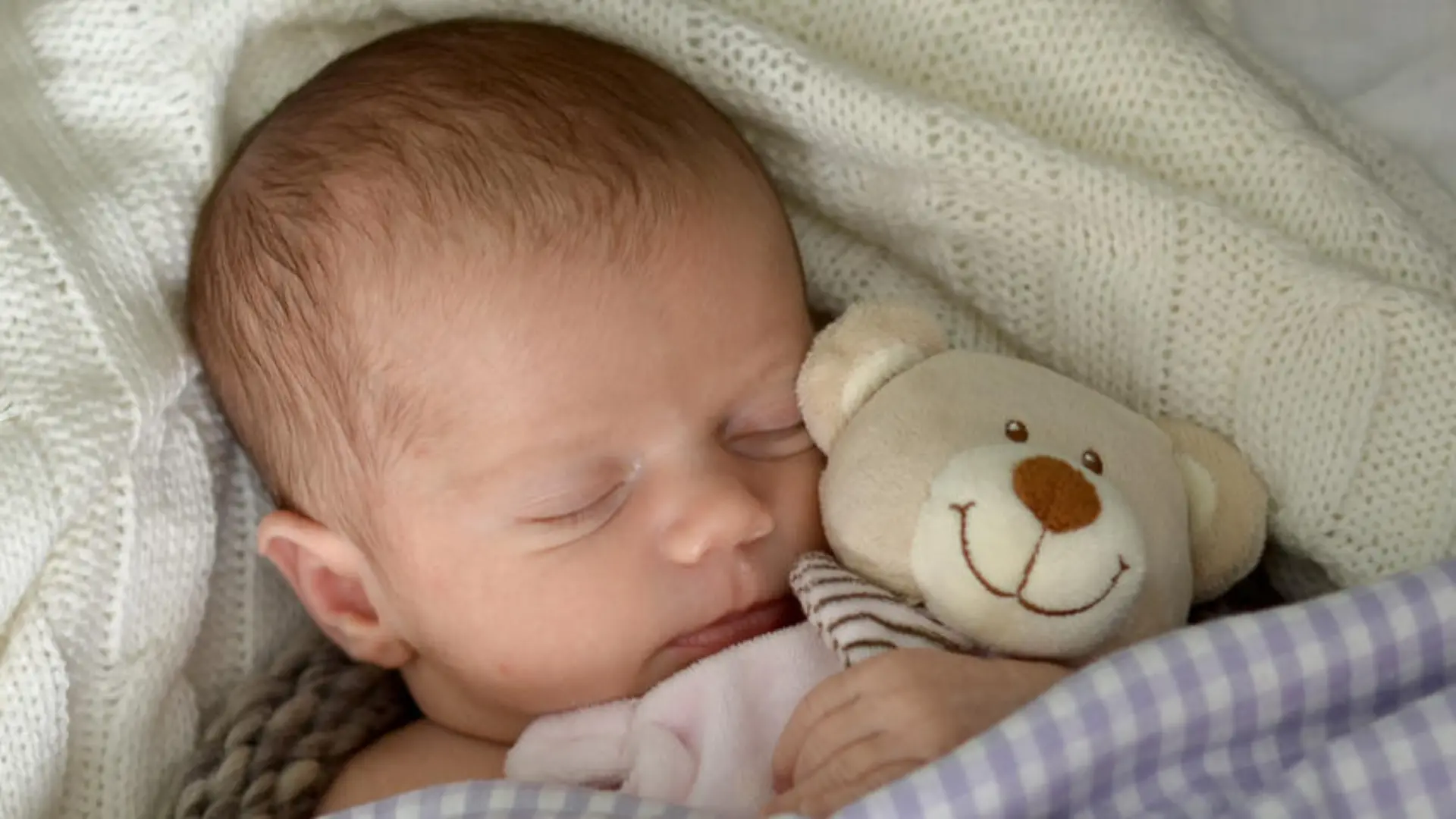 Fünf Tipps, das Baby sanft an die Winterzeit zu gewöhnen Für einen guten Schlafrhythmus