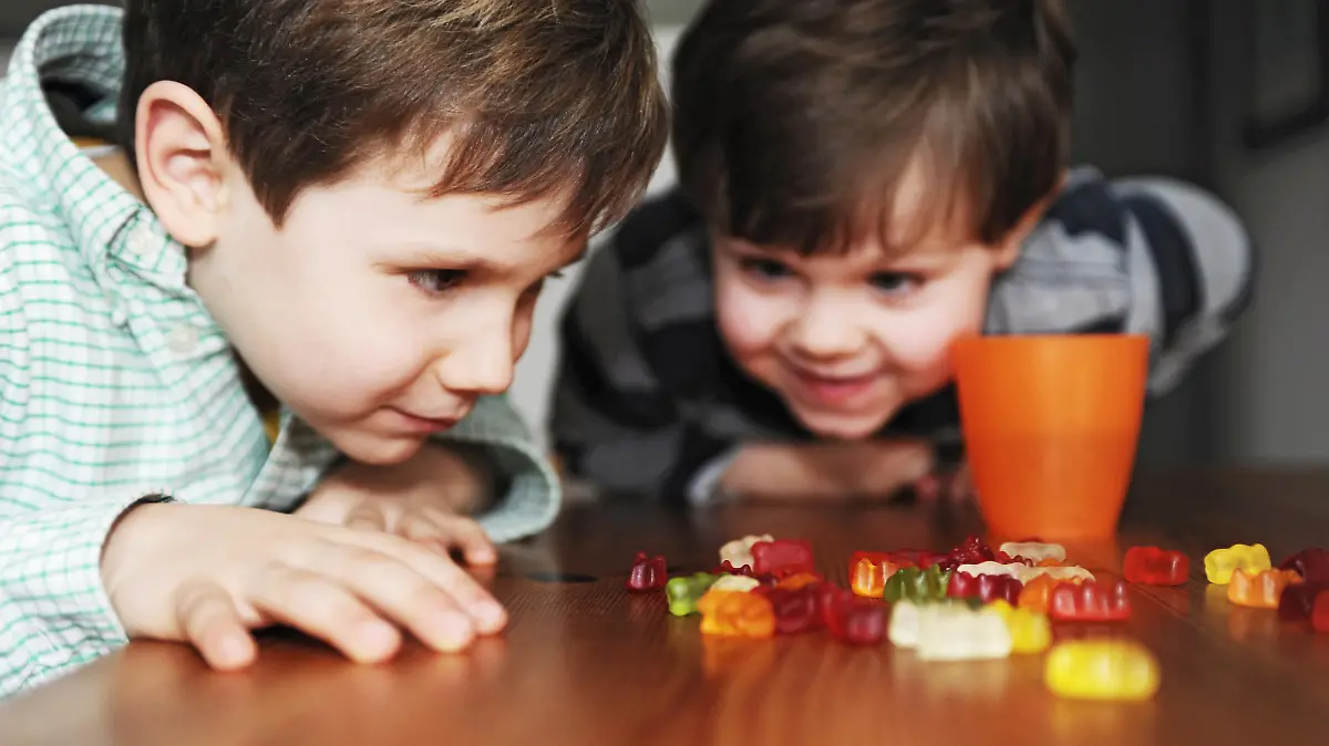 Kinder lieben Gummibärchen.
