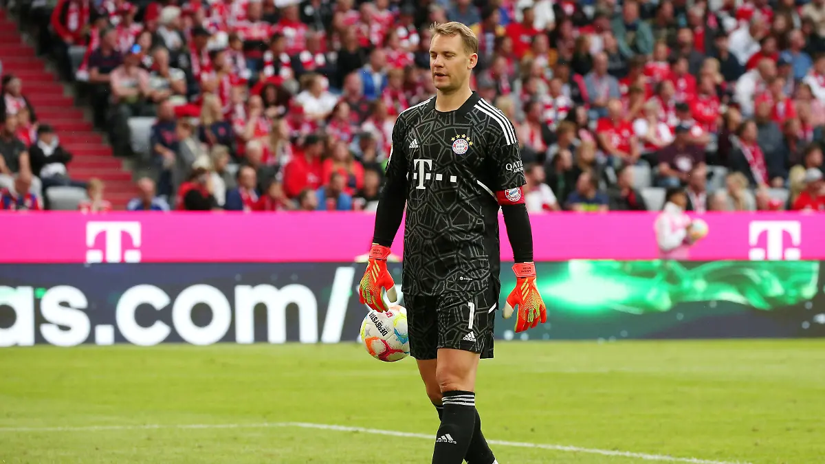 10.09.2022, Deutschland, München, Fußball Bundesliga, Saison 2022/2023, FC Bayern München vs. VfB Stuttgart, Manuel Neuer FC enttäuscht Gemäß den Vorgaben der DFL Deutsche Fußball Liga ist es untersagt, in dem Stadion und/oder vom Spiel angefertigte Fotoaufnahmen in Form von Sequenzbildern und/oder videoähnlichen Fotostrecken zu verwerten bzw. verwerten zu lassen. *** 10 09 2022, Germany, Munich, Fußball Bundesliga, Saison 2022 2023, FC Bayern München vs VfB Stuttgart, Manuel Neuer FC disappointed According to the regulations of the DFL Deutsche Fußball Liga, it is prohibited to exploit or have exploited photographs taken in the stadium and or of the game in the form of sequence pictures and or video-like photo series
