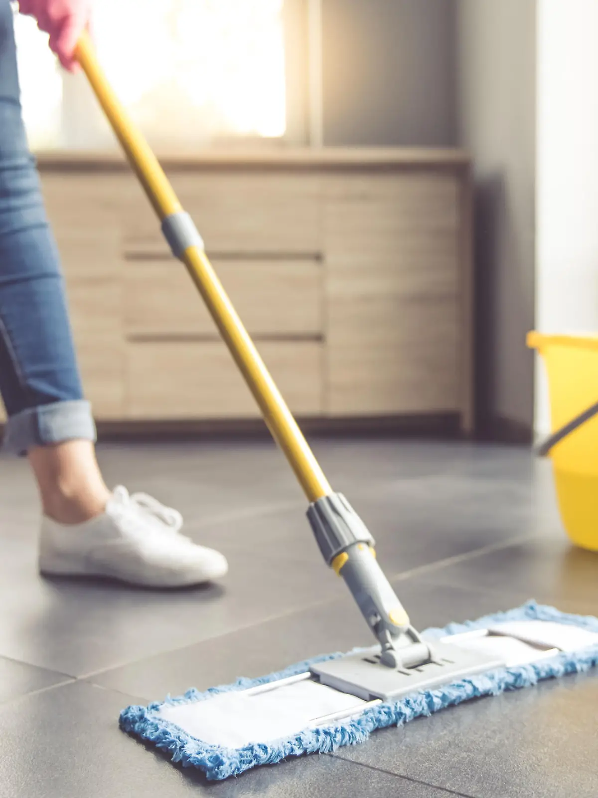 Fußboden wischen