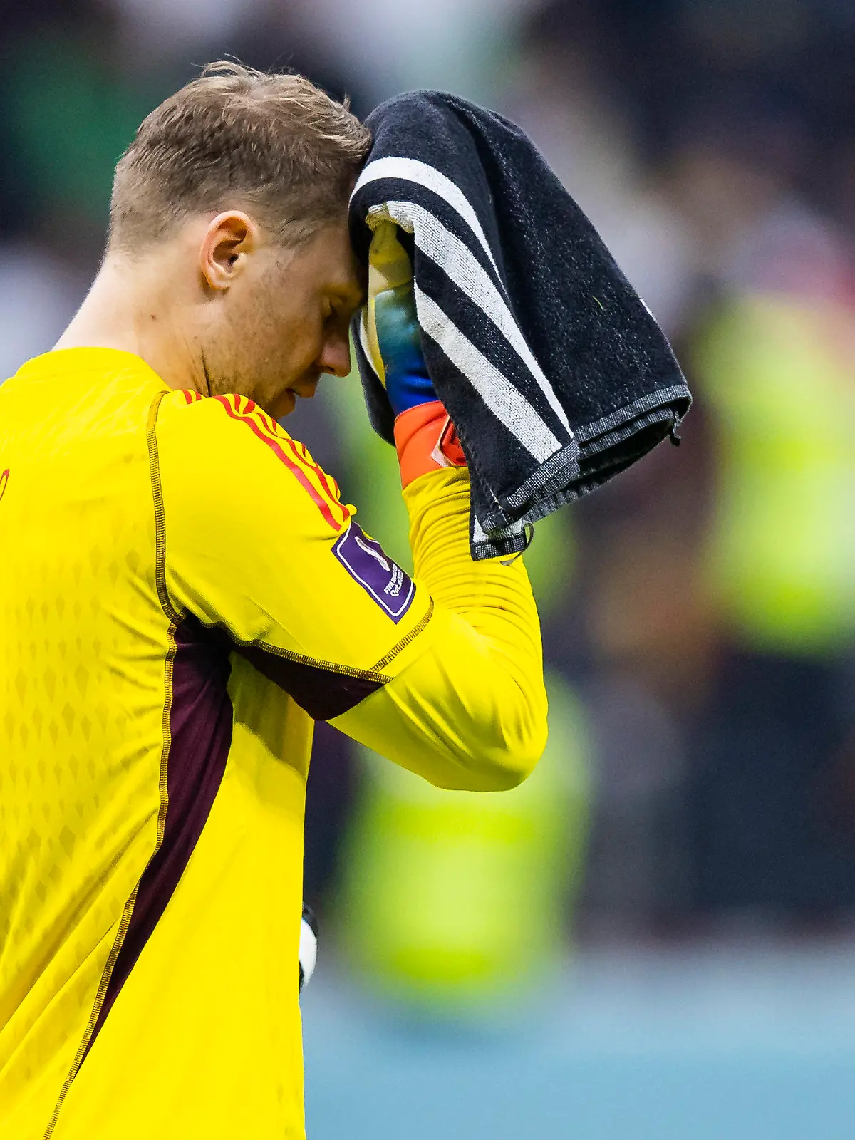 ARCHIV - 01.12.2022, Katar, Al-Chaur: Deutschlands Nationaltorwart Manuel Neuer hat einen Rücktritt aus der Nationalmannschaft vorerst ausgeschlossen (zu dpa: «Neuer schließt Rücktritt aus Nationalmannschaft aus») Foto: Tom Weller/dpa +++ dpa-Bildfunk +++