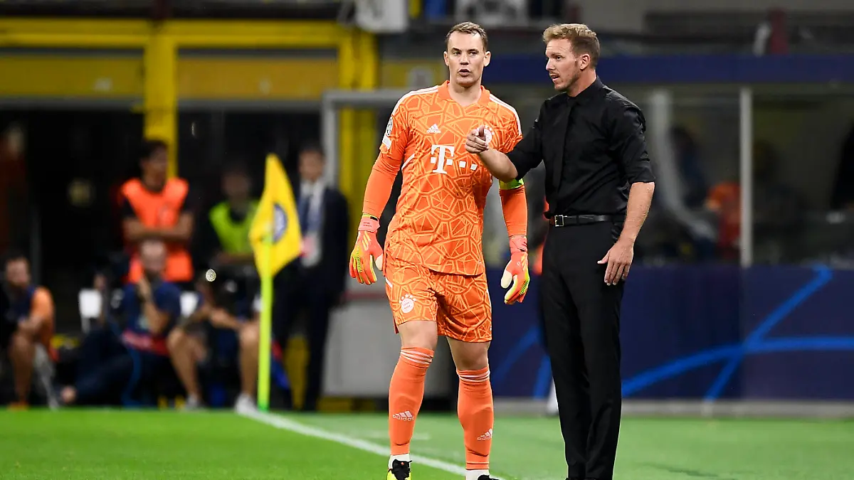 FC Internazionale v FC Bayern Munich - UEFA Champions League Julian Nagelsmann, head coach of FC Bayern Munich, speaks with Manuel Neuer of FC Bayern Munich during the UEFA Champions League football match between FC Internazionale and FC Bayern Munich. Milan Italy Copyright: xNicolxCampox