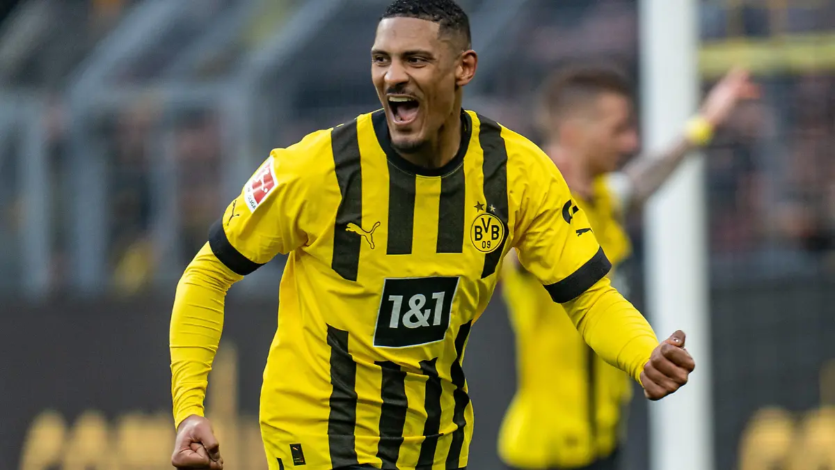 Tor zum 2:1 durch Karim Adeyemi Borussia Dortmund, 27, hier Sebastien Haller Borussia Dortmund, 9 Borussia Dortmund vs. SC Freiburg, Fussball, 1. Bundesliga, 19. Spieltag, 04.02.2023 DFL REGULATIONS PROHIBIT ANY OUSE OF PHOTOGRAPHS AS IMAGE SEQUENCES AND/OR QUASI-VIDEO Borussia Dortmund vs. SC Freiburg, Fussball, 1. Bundesliga, 19. Spieltag, 04.02.2023 Dortmund *** Goal to 2 1 by Karim Adeyemi Borussia Dortmund, 27 , here Sebastien Haller Borussia Dortmund, 9 Borussia Dortmund vs SC Freiburg, Football, 1 Bundesliga, 19 Matchday, 04 02 2023 DFL REGULATES PROHIBIT ANY OUSE OF PHOTOGRAPHS AS IMAGE SEQUENCES AND OR QUASI VIDEO Borussia Dortmund vs SC Freiburg, Football, 1 Bundesliga, 19 Matchday, 04 02 2023 Dortmund Copyright: xEibner-Pressefoto/BahhoxKarax EP_EER