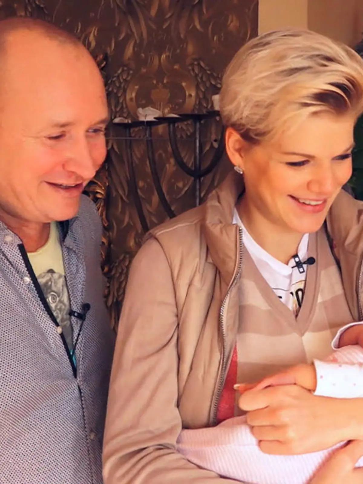 Melanie Müller mit ihrem Ehemann Mike und Baby Mia Rose