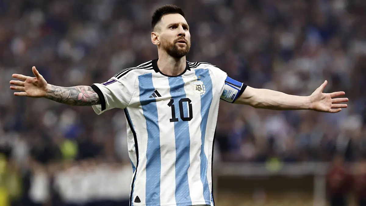  AL DAAYEN - lr Lionel Messi of Argentina during the FIFA World Cup, WM, Weltmeisterschaft, Fussball Qatar 2022 final match between Argentina and France at Lusail Stadium on December 18, 2022 in Al Daayen, Qatar. AP Dutch Height MAURICE OF STONE FIFA World Cup Qatar 2022 2022 xVIxANPxSportx/xMauricexvanxSteenxWKxIVx *** AL DAAYEN lr Lionel Messi of Argentina during the FIFA World Cup Qatar 2022 final match between Argentina and France at Lusail Stadium on December 18, 2022 in Al Daayen, Qatar AP Dutch Height MAURICE OF STONE FIFA World Cup Qatar 2022 2022 xVIxANPxSportx xMauricexvanxSteenxWKxIVx 459608934 originalFilename: 459608934.jpg