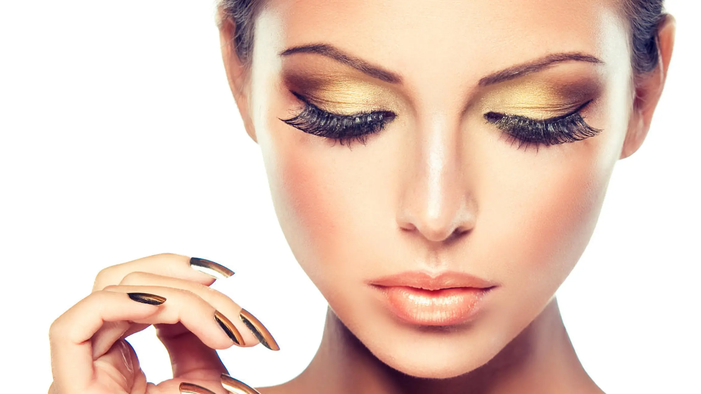 Ultimative Beauty-Vitamine, die du zu dir nehmen solltest Spieglein, Spieglein an der Wand hast du Biotin zur Hand?