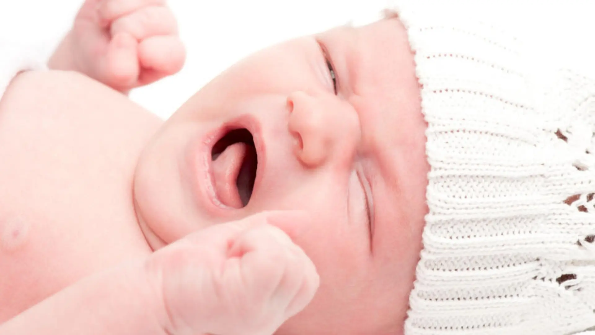 Pfeifender Wind weckt Männer eher als Babygeschrei