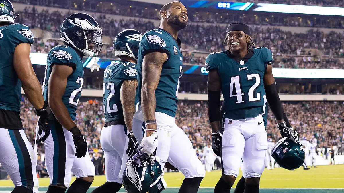 NFL, American Football Herren, USA Minnesota Vikings at Philadelphia Eagles, Sep 19, 2022 Philadelphia, Pennsylvania, USA Philadelphia Eagles cornerback Darius Slay 2 reacts with teammates after an interception against the Minnesota Vikings at Lincoln Financial Field. Mandatory Credit: Bill Streicher-USA TODAY Sports, 19.09.2022 22:57:53, 19085925, NPStrans, NFL, Philadelphia Eagles, Lincoln Financial Field, Darius Slay, Minnesota Vikings PUBLICATIONxINxGERxSUIxAUTxONLY Copyright: xBillxStreicherx 19085925