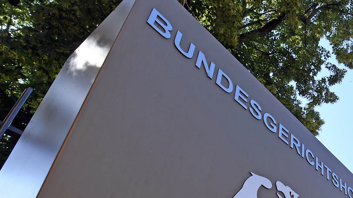 ARCHIV - Aussenaufnahme des Bundesgerichtshofs (BGH) in Karlsruhe (Baden-Württemberg), aufgenommen am 22.06.2017. (zu dpa: «BGH verhandelt über verschiedene Entgelte einer Sparkasse» vom 12.09.2017) Foto: Uli Deck/dpa +++(c) dpa - Bildfunk+++