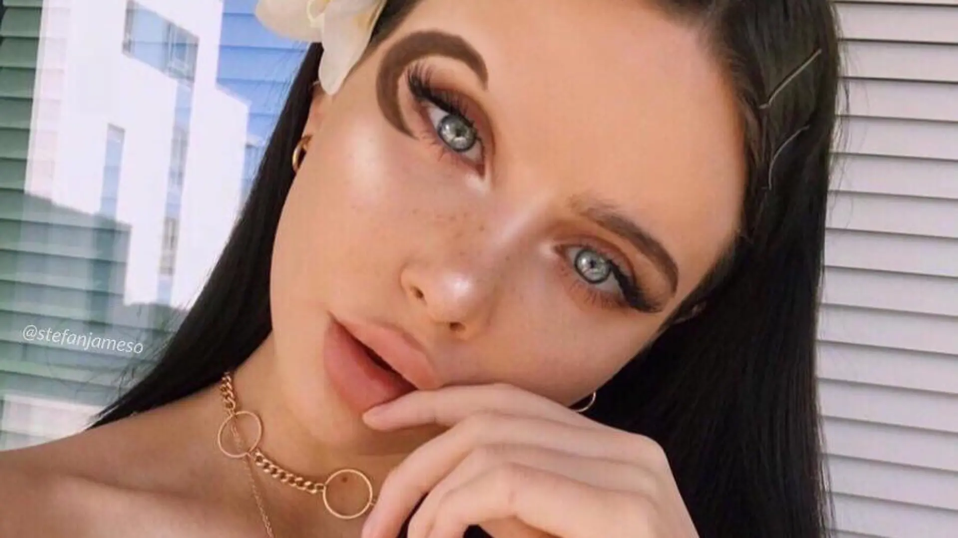 Moon Brows