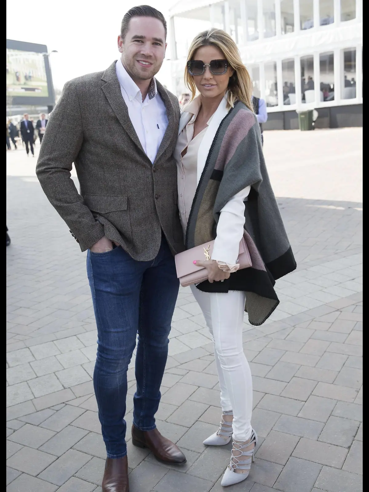 . 17/03/2016. Cheltenham, United Kingdom. Katie Price and husband Kieran Hayler on day three of the Cheltenham Festival . PUBLICATIONxINxGERxSUIxAUTxHUNxONLY xStephenxLockx/xi-Imagesx IIM-12221-0063

17 03 2016 Cheltenham United Kingdom Katie Price and Husband Kieran Hayler ON Day Three of The Cheltenham Festival PUBLICATIONxINxGERxSUIxAUTxHUNxONLY  Xi Imagesx iim 12221  