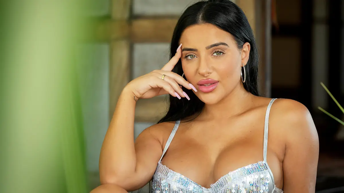 Leyla 

Die Verwendung des sendungsbezogenen Materials ist nur mit dem Hinweis und Verlinkung auf RTL+ gestattet.