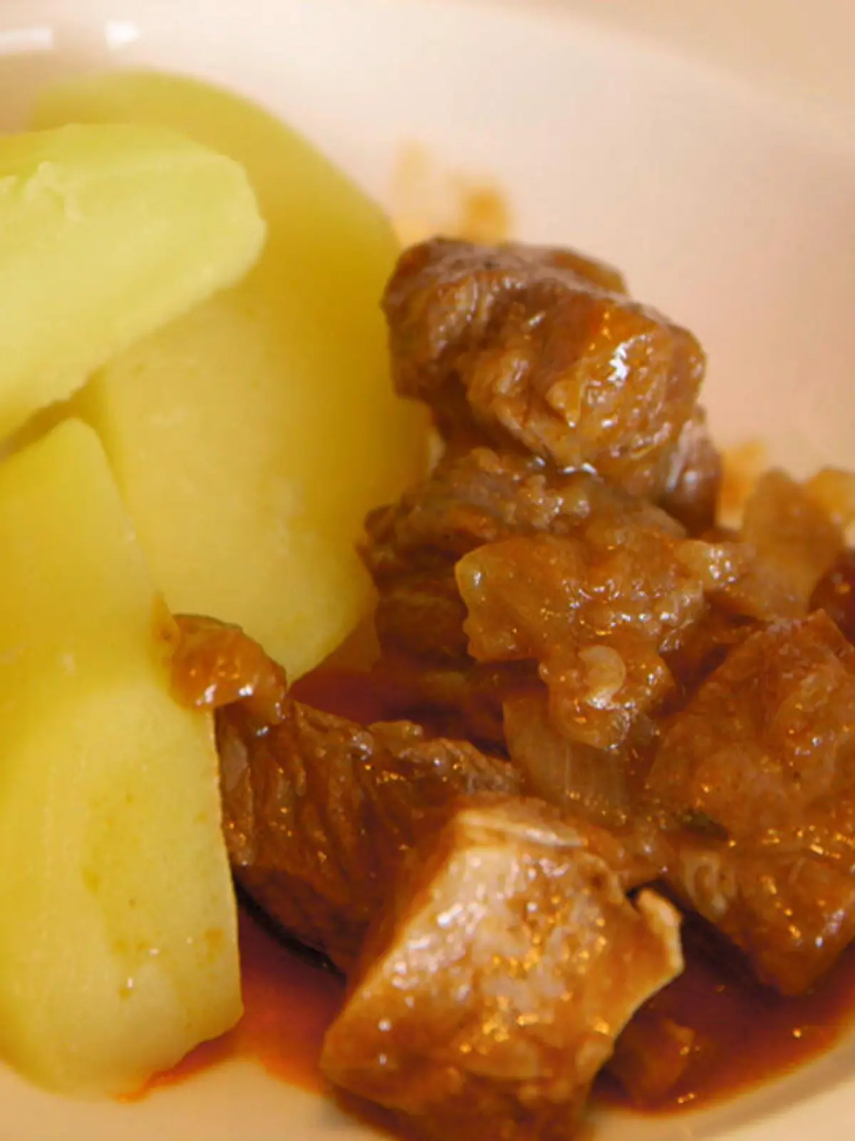 Bild zu: "Lieblingsgericht: So gelingt das Gulasch"