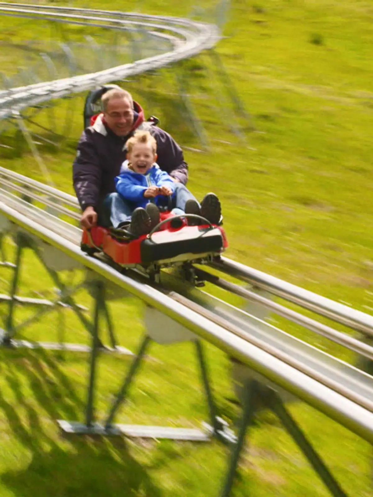 Bild zu: "Sommerrodelbahnen im Vergleich: Welche macht mehr Spaß?"