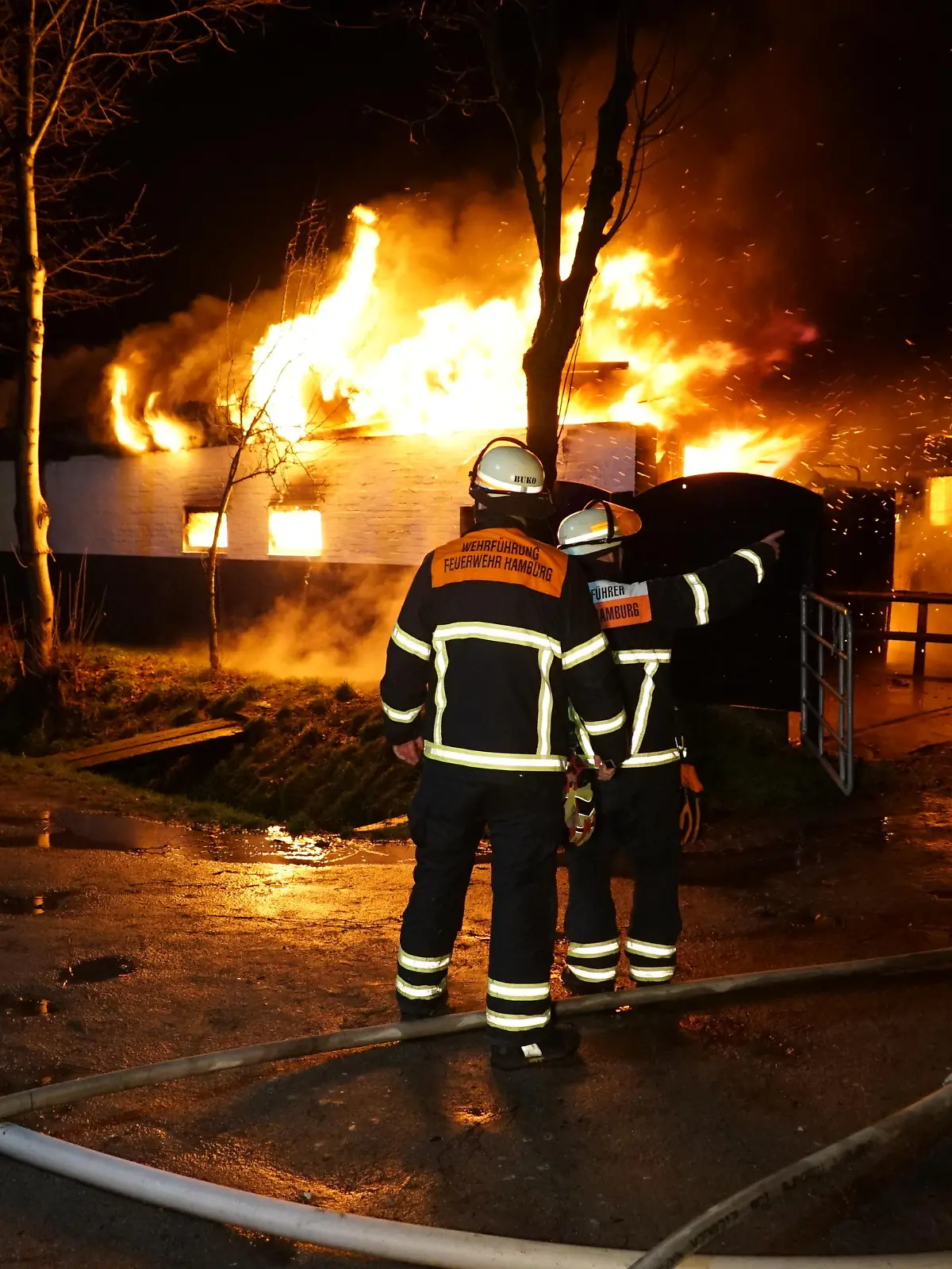 Brand auf einem Pferdehof in Hamburg-Rahlstedt / 020223