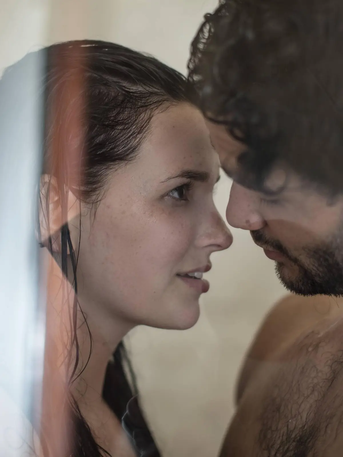Mit 30 ist man ja nicht wirklich alt, doch verändert sich trotzdem viel im Leben. Dazu gehört auch der Sex, aber gute Nachrichten: er ändert sich zum positiven. Warum? Das erfährst du im Video.