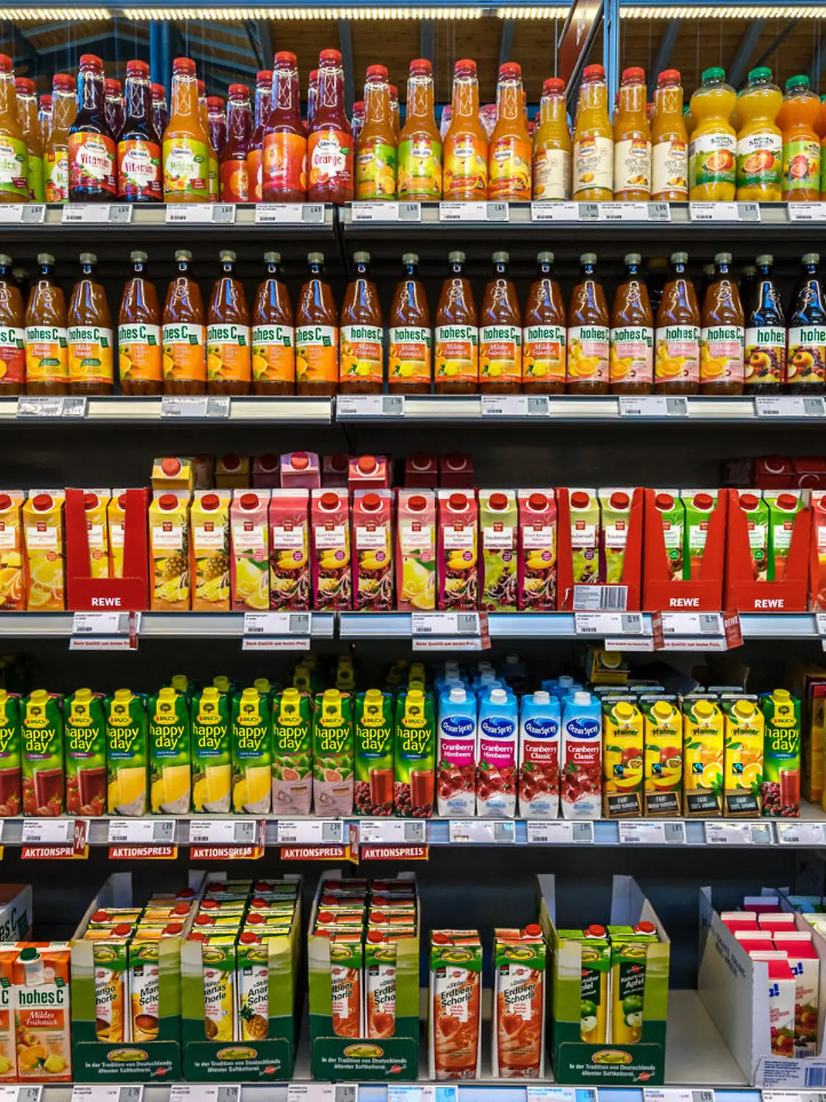 Saftregal: foodwatch beklagt "Saftschwindel im Supermarkt" und fordert ehrlichere Kennzeichnung