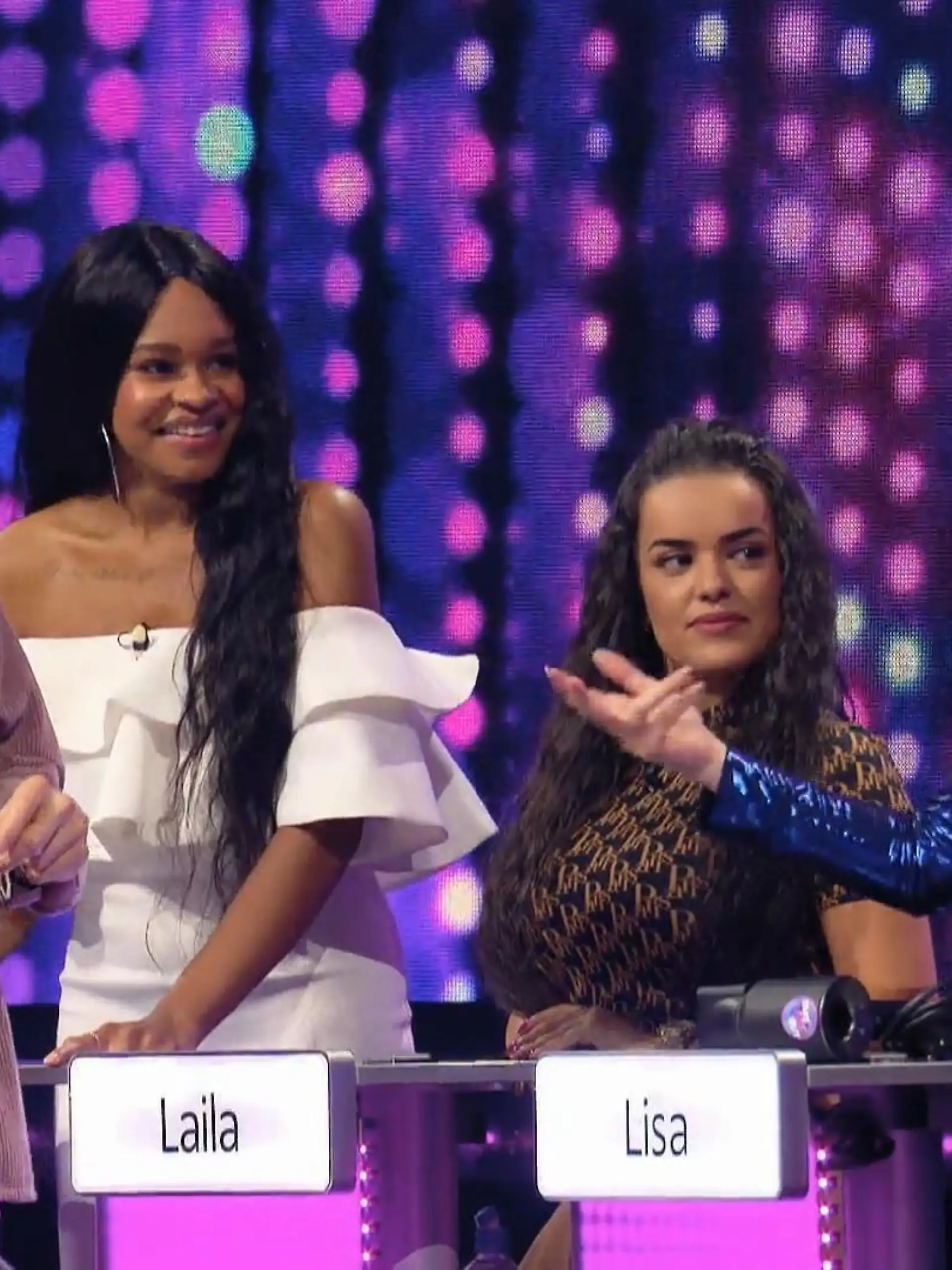 WHAT? Als Kandidatin Lisa bei "Take Me Out" ihr spezielles Geheimnis im Bett verrät, macht Moderator Jan Köppen ziemlich große Augen